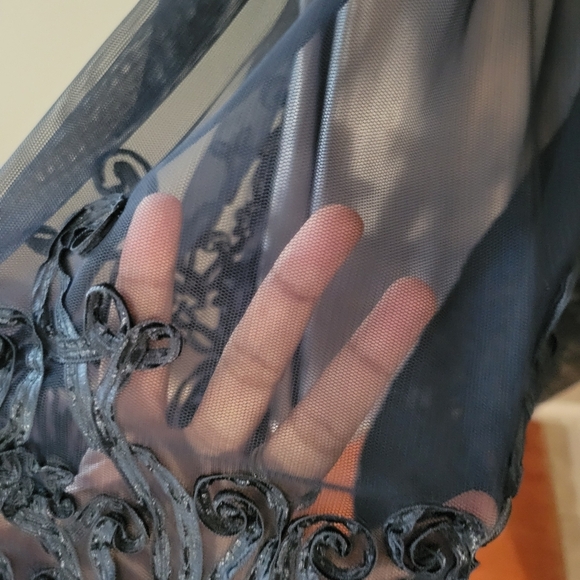 SLNY Women's Navy V-neck Embroidered Lace Sleeveless Formal Dress Size: 8 - Picture 8 of 13